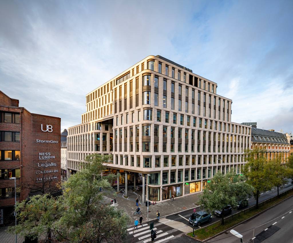 Universitetsgata 1–9 er et moderne kontorbygg som stod ferdig i 2021. Foto: Torleif Kvinnesland