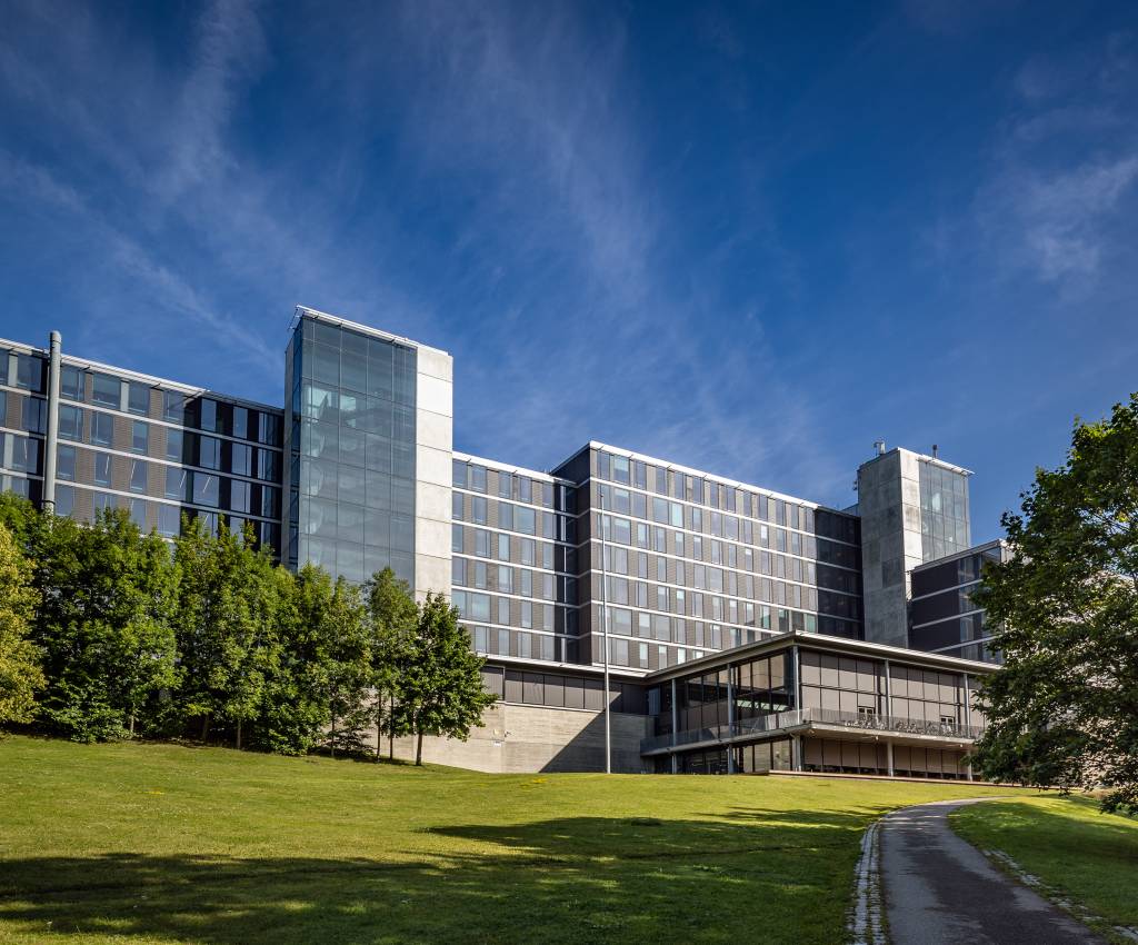 Entra har signert tre nye leievataler på totalt ca. 1900 kvadratmeter i Brynsengfaret 6. Stiftelsen Antidoping Norge, Den Stolte Hane og et ledende internasjonalt selskap vil alle snart melde flytting til Bryn.