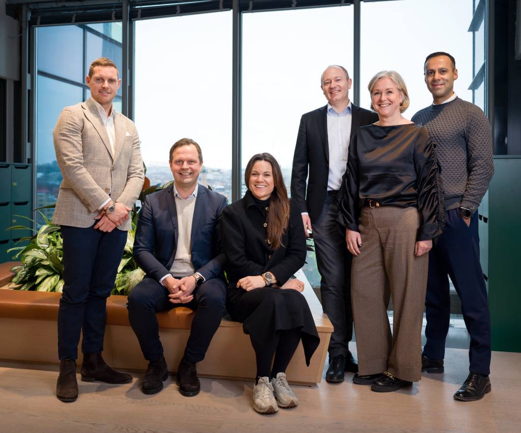 Entra har styrket laget med flere nyansettelser hittil i 2026. F.v.: Christoffer Skaarud Berntzen (utleiesjef), Ole Ottesen, (utleiesjef) Carine Blyverket (direktør for eiendomsforvaltning og forretningsutvikling), Frank Randel Helgesen (utleiedirektør), Anne Lene Falch (Asset Manager) og Shobeir Razavinik (Asset Manager).