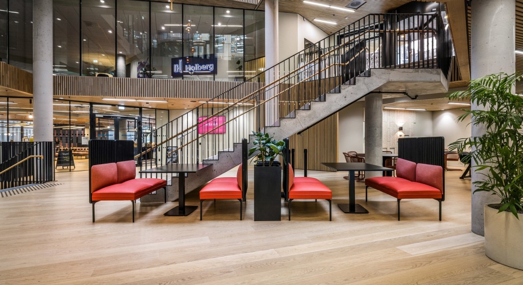 Entras bygg Nygaarden åpnet i 2023 og er populær både blant kunder og fagjuryer. Kontoreiendommen har vunnet både Bergen kommunes Arkitektur- og byformingspris 2023 og Cityprisen Vestland.