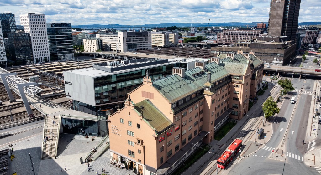 Tollgaarden ligger tett på både Barcode og landets største trafikale knutepunkt, Oslo S og Jernbanetorget. Foto: Magent.no