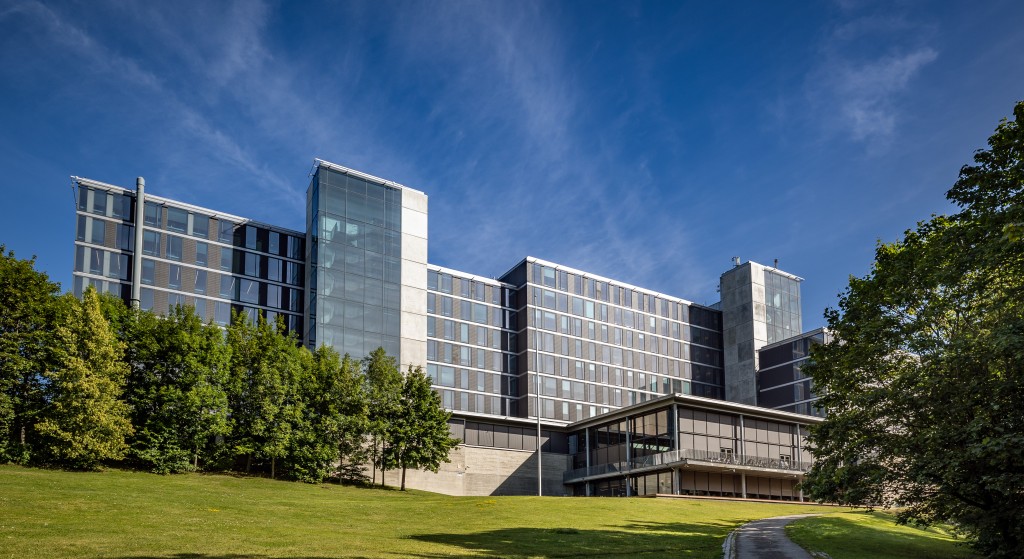 Entra har signert tre nye leievataler på totalt ca. 1900 kvadratmeter i Brynsengfaret 6. Stiftelsen Antidoping Norge, Den Stolte Hane og et ledende internasjonalt selskap vil alle snart melde flytting til Bryn.