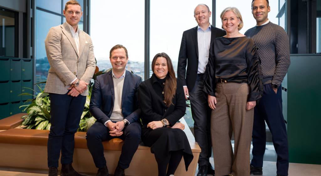 Entra har styrket laget med flere nyansettelser hittil i 2026. F.v.: Christoffer Skaarud Berntzen (utleiesjef), Ole Ottesen, (utleiesjef) Carine Blyverket (direktør for eiendomsforvaltning og forretningsutvikling), Frank Randel Helgesen (utleiedirektør), Anne Lene Falch (Asset Manager) og Shobeir Razavinik (Asset Manager).