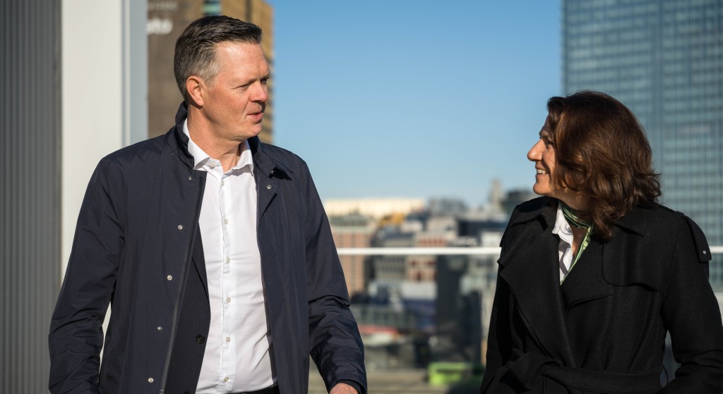 – Vi trenger et fremtidig hovedkontor som støtter hybrid arbeid, moderne samhandling og effektiv gjennomføring, og som gjør oss enda mer attraktive i konkurransen om kompetanse. Det nye kontoret i Oslo sentrum gir oss nettopp det, sier Philipp Engedal, administrerende direktør i Coop Norge.