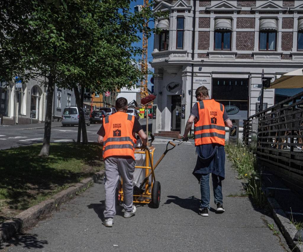Gaterydding i regi av Kirkens Bymisjon.