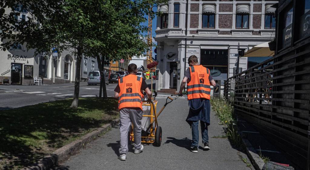 Gaterydding i regi av Kirkens Bymisjon.