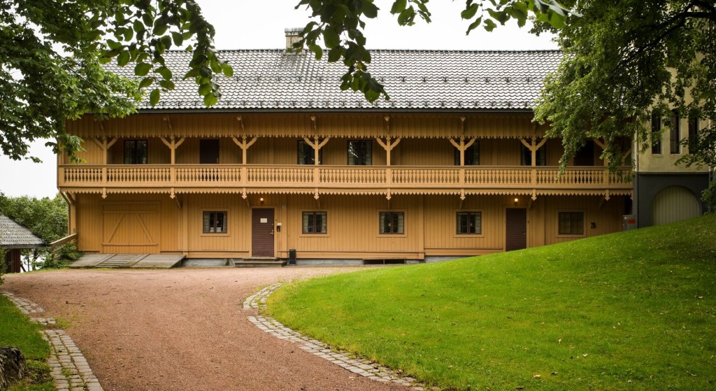 Entras driftskontor i Sandvika holder til i tjenerfløyen ved Kjørbo gård 
