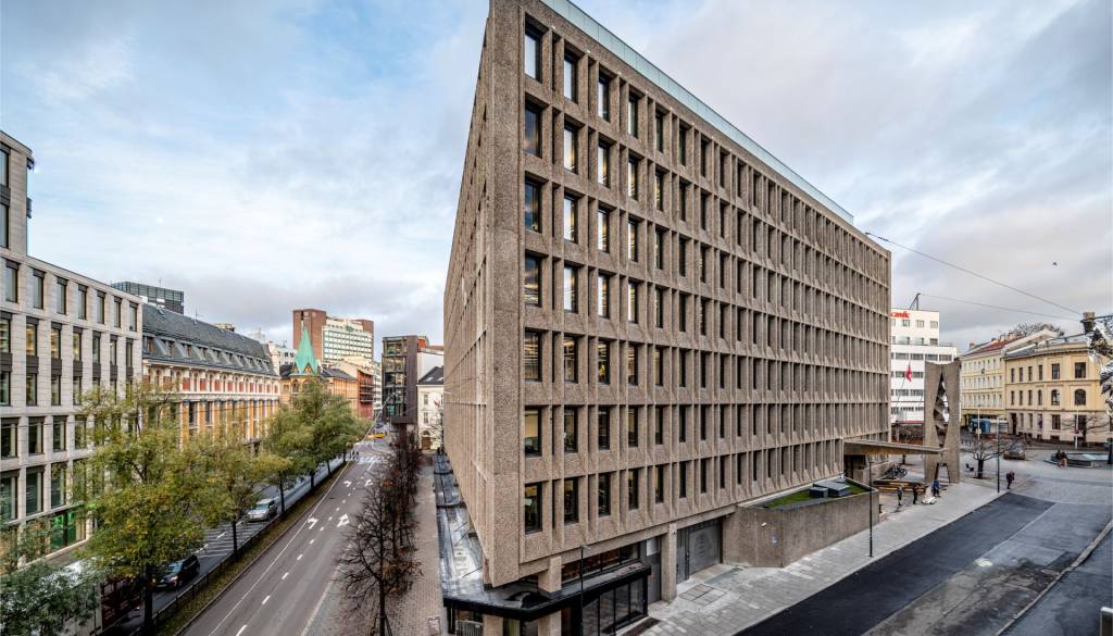 Fasaden på St. Olavs plass 5 mot Universitetsgata.