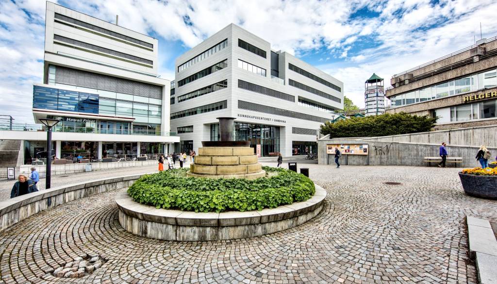 Stasjonstorget 5 ligger midt i Sandvika sentrum