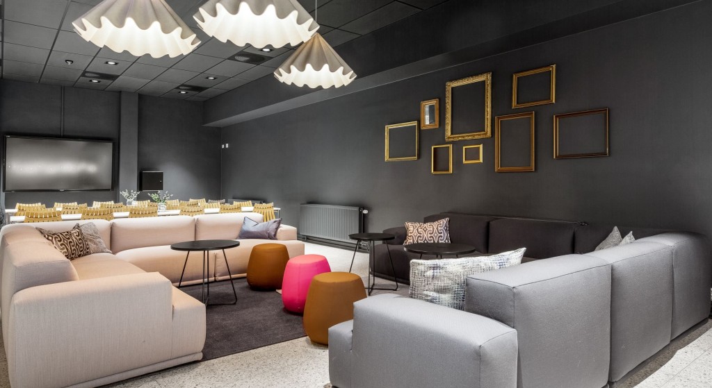 cort adelers gate 30 kontorbygg interiør sofa