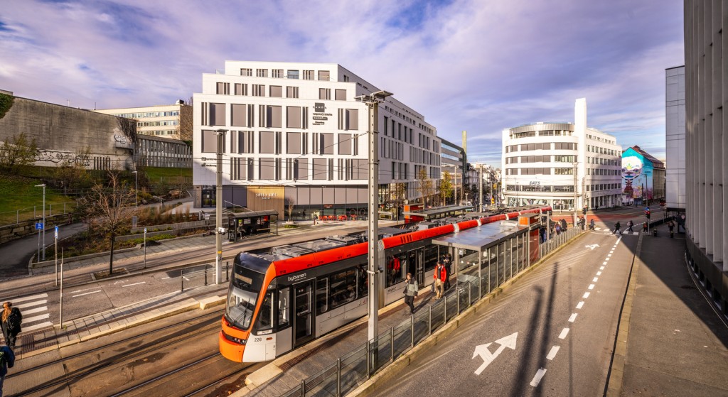 Eksteriørbilde med bybanen
